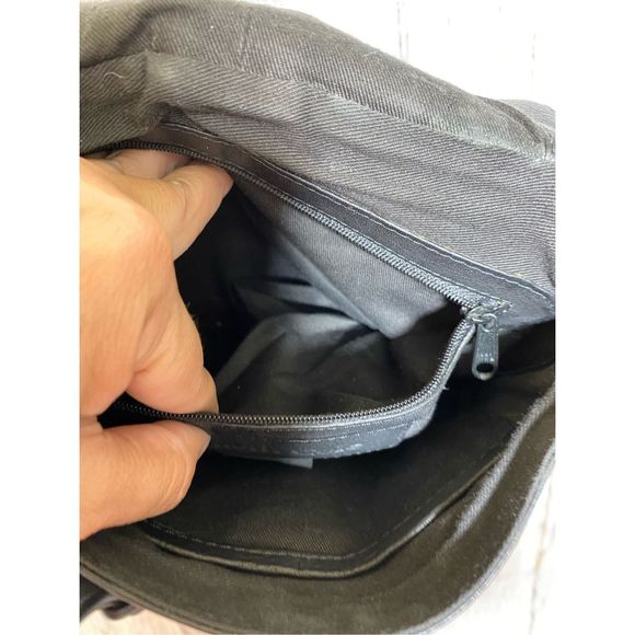 Kenneth Cole Black Leather Crossbody Bag - Picture 11 of 16